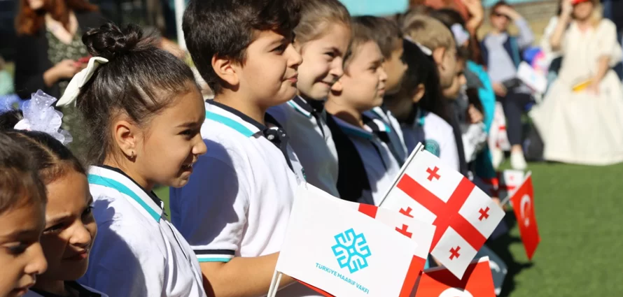 Gürcistan Maarif Okullarında İlk Gün Heyecanı