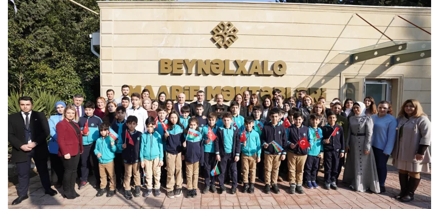 Milli Eğitim Bakanı Yusuf Tekin, Uluslararası Azerbaycan Maarif Okulu'nu Ziyaret Etti