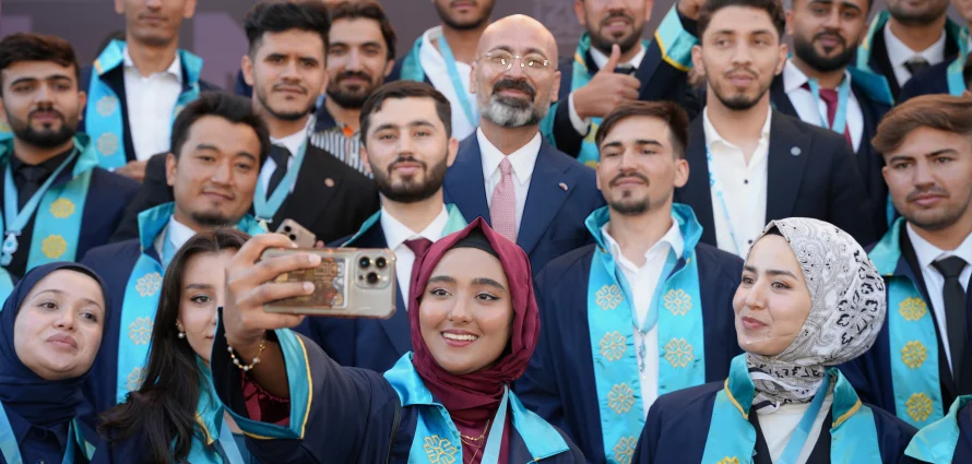 Türkiye’de Eğitimini Tamamlayan Maarif Öğrencileri Mezuniyet Töreninde Buluştu