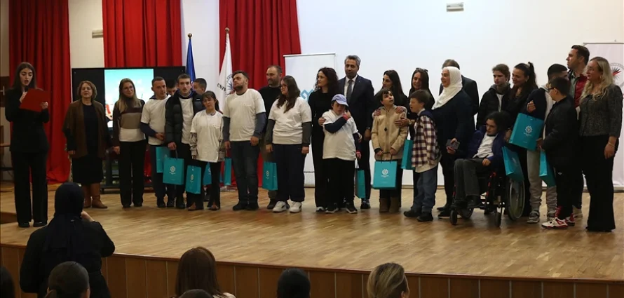 Un événement significatif des Écoles Maarif du Kosovo pour la Journée internationale des personnes handicapées