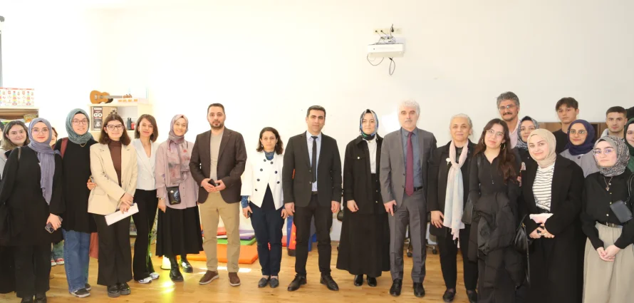 Materiales de Educación Preescolar Maarif en la Universidad Medeniyet