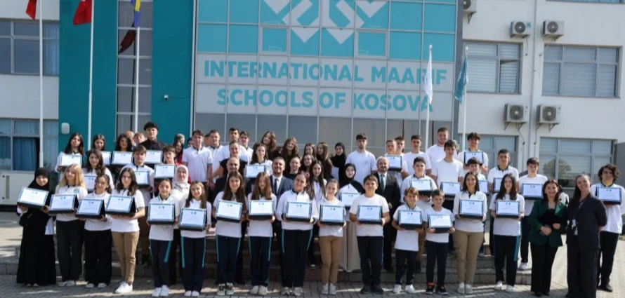 Les écoles Maarif du Kosovo, pionnières de l'enseignement de l'intelligence artificielle