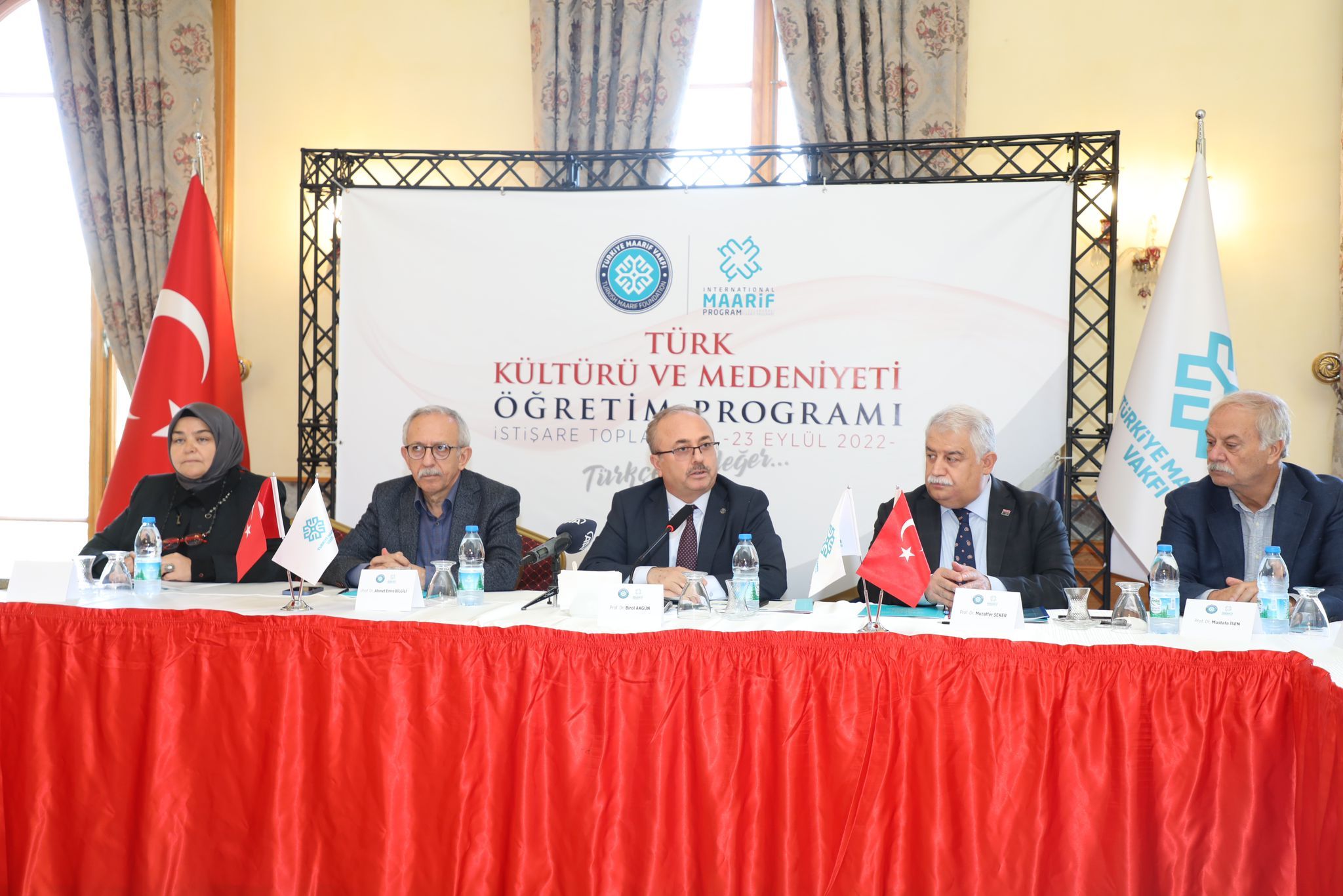 Türk Kültürü ve Medeniyeti Ders Programı İçin Uzmanlar Maarif’te Buluştu