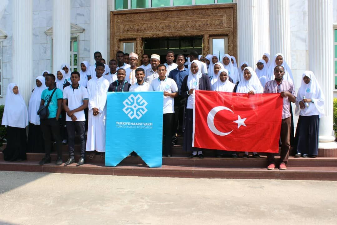 Maarif Öğrencilerinden Zanzibar Meclis Başkanı’na Ziyaret