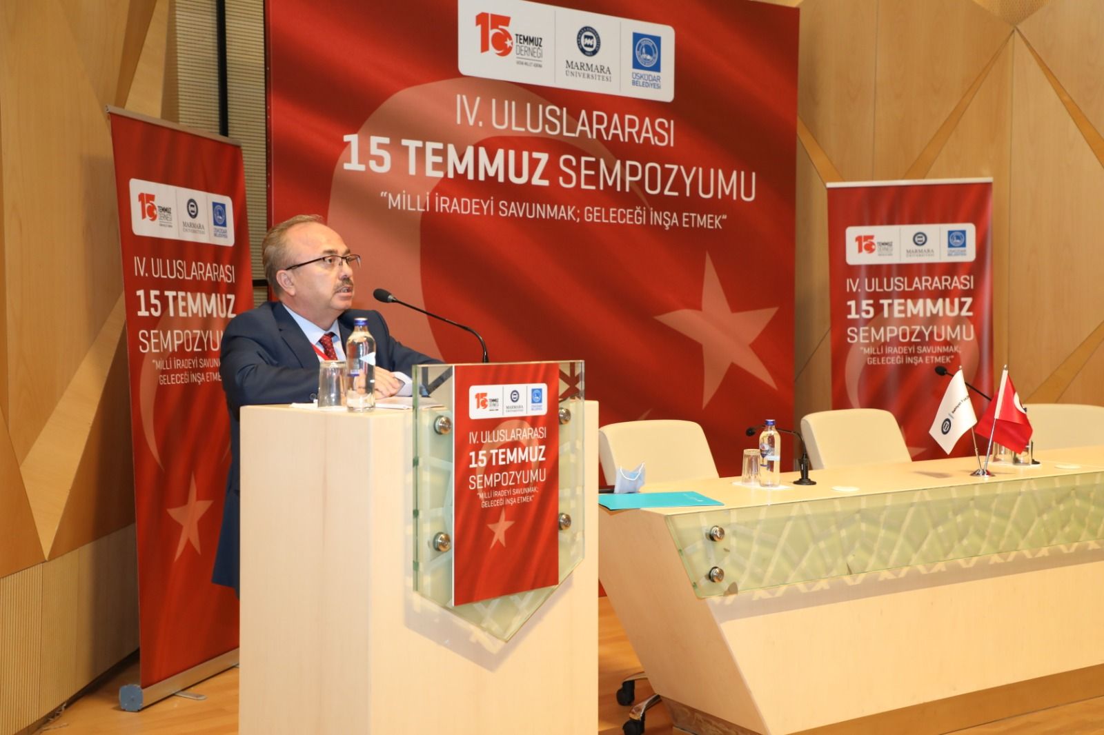 “Milli iradeyi savunmak, geleceği inşa etmek” Sempozyumu