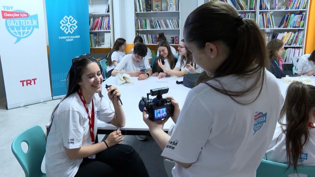 Arnavutluk'ta Genç Gazeteciler Sertifikalarını Aldı