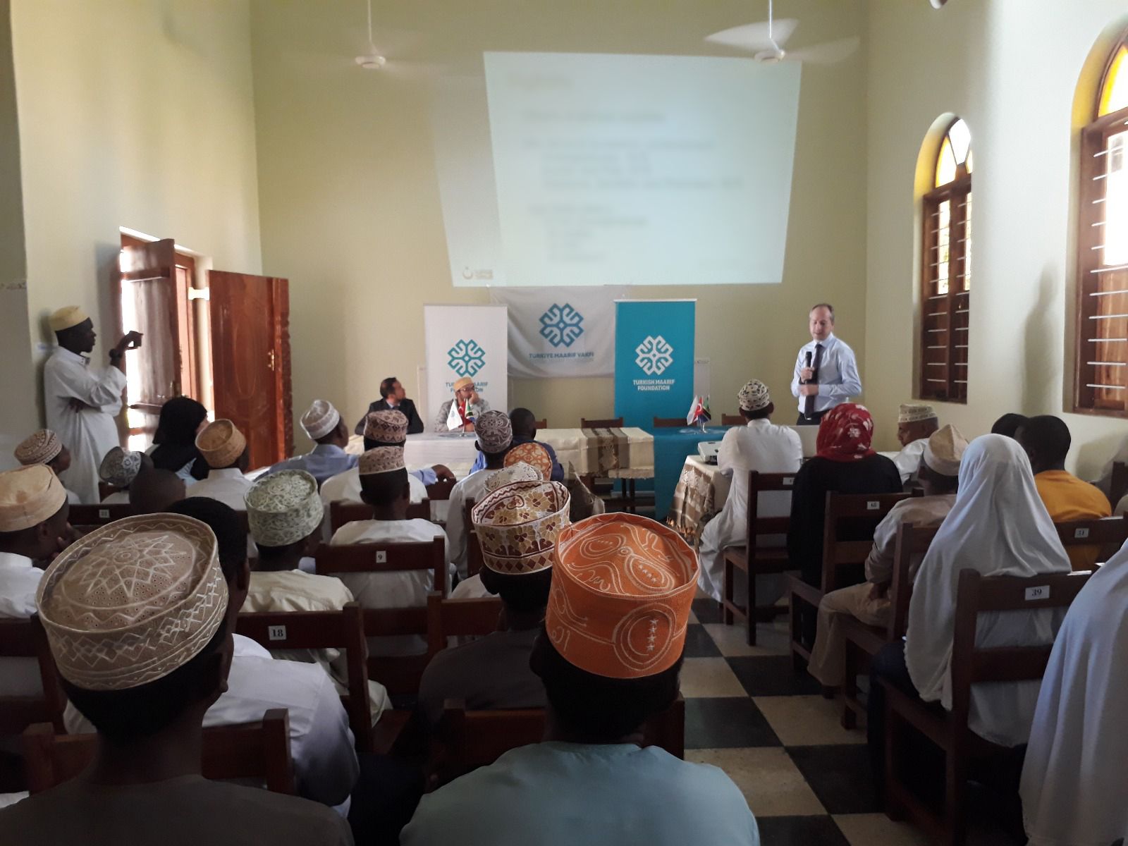 Türkiye Bursları Zanzibar Maarif Okulunda Seminer Verdi