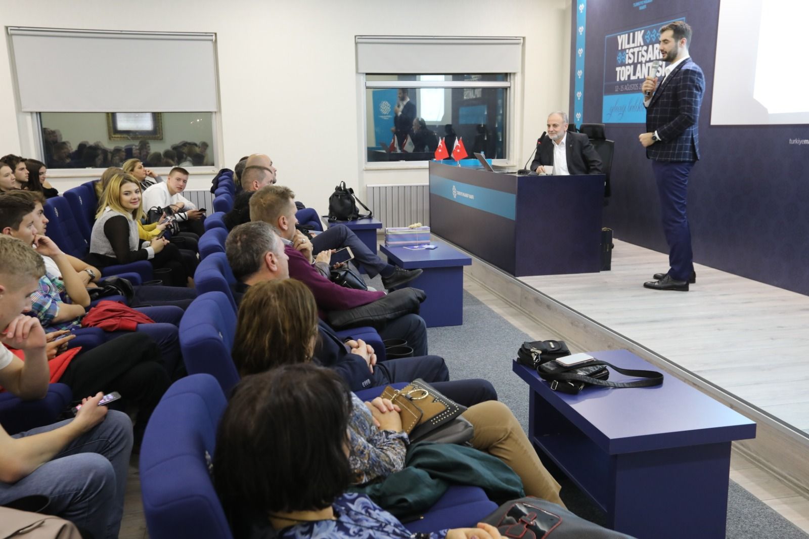 Bosna-Hersekli Öğrencilerden Türkiye Maarif Vakfı'na Ziyaret