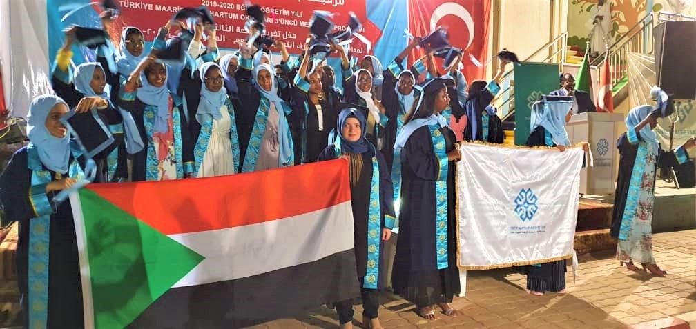 Sudan Maarif Okulları 3. Dönem Mezunlarını Verdi