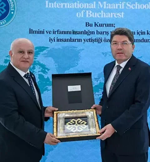 Adalet Bakanı Yılmaz Tunç, Bükreş Uluslararası Maarif Okulu’nu Ziyaret Etti