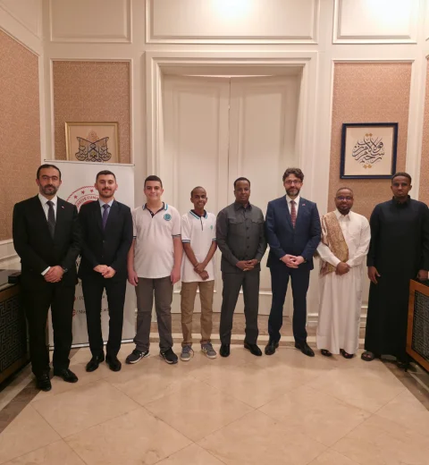 Invitación de la Embajada a un Estudiante de Maarif en Somalia